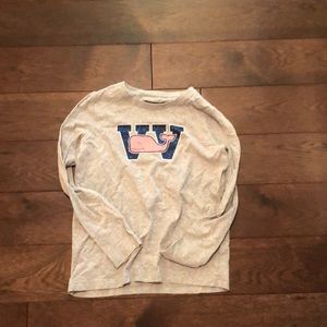 cute girls vineyard vines shirt!